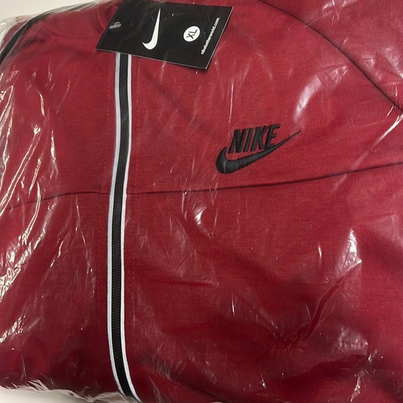 Nike Other - Mike mens or women’s track suit new in package size large